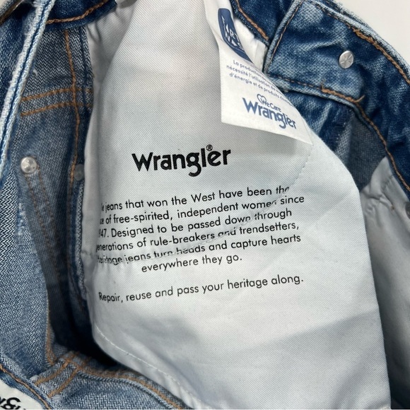 Wrangler Wild West Patty High Rise Distressed Cropped Straight Jeans Size 26 - Picture 9 of 12